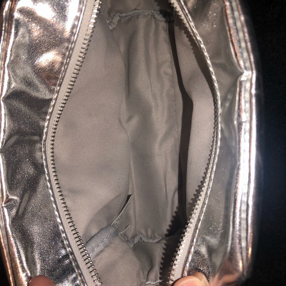 Kylie cosmetic bag. Bundle deal - Picture 7 of 16